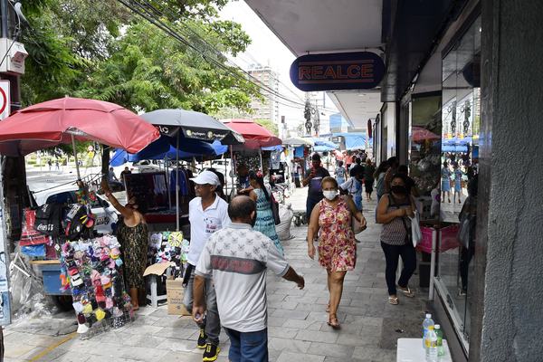 Ambulantes denunciam ‘infiltrados’ sem cadastramento