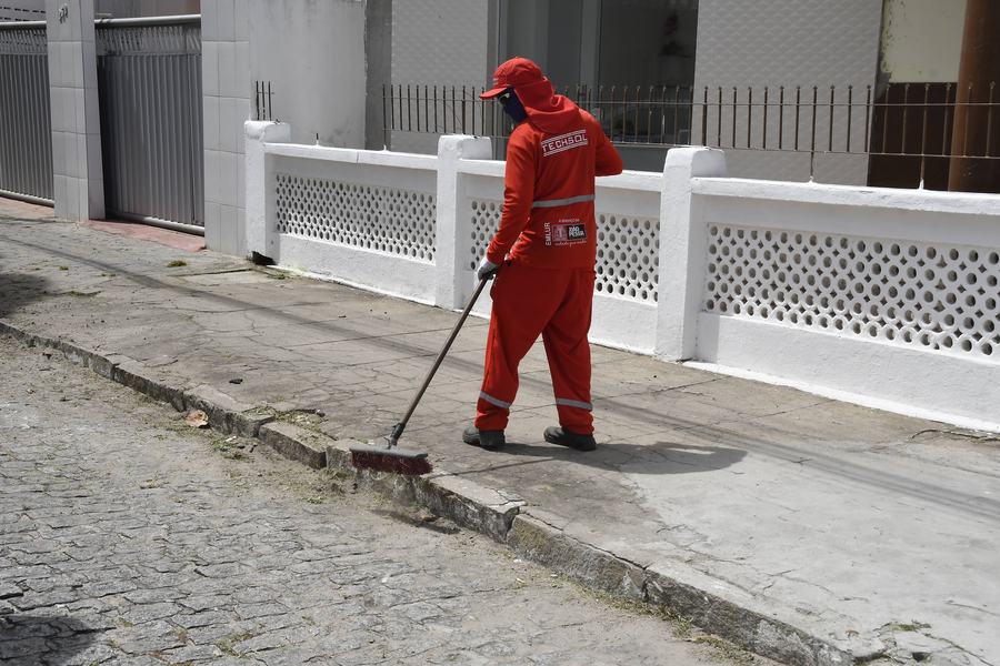 2023-03-13-trabalhadores-invisiveis-roberto-guedes-13.jpg