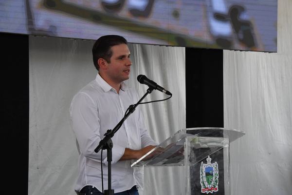 Motta ganha apoios e se fortalece