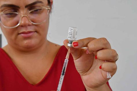 2024-02-19_vacinacao-dengue-c-roberto-guedes-10.jpg