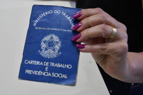 2024-05-16_carteira-de-trabalho-c-roberto-guedes-4.jpg
