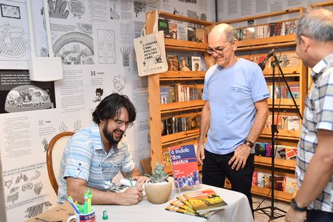 2024-06-11-lancamento-livro-a-indole-dos-cactos_tiago-germano-e-william-costa-c-joao-pedrosa-15.jpg
