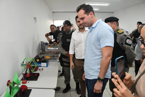 2024-08-28-entrega-equipamento-de-robotica-c-carlos-rodrigo-69.jpg