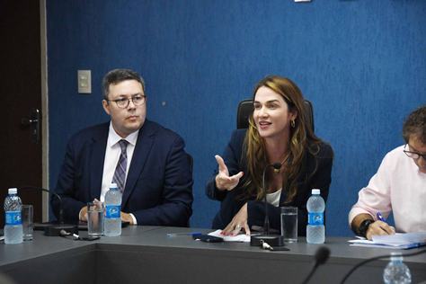 2024-12-12_assembleia-fpf_michele-ramalho-c-roberto-guedes-133.jpg