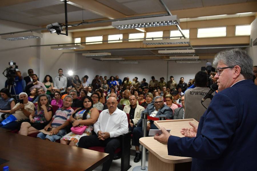 2024-12-17-policia-civil-recupera-celulares-c-leonardo-ariel-18.jpg