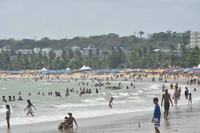 2025-01-01-tendas-e-lixo-praia-c-carlos-rodrigo-76.jpg