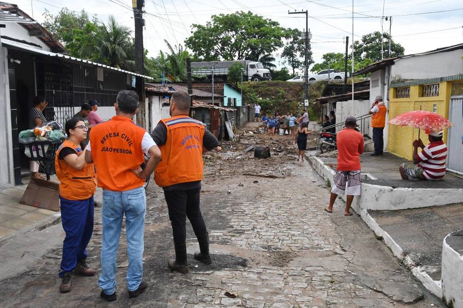 2025-01-28_danos-das-chuvas_casa-no-esplanada-c-roberto-guedes-35.jpg