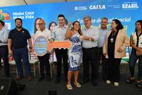 2025-04-01-ministro-e-gov-entrega-de-moradia-vista-da-colina-c-leonardo-ariel-28.jpg
