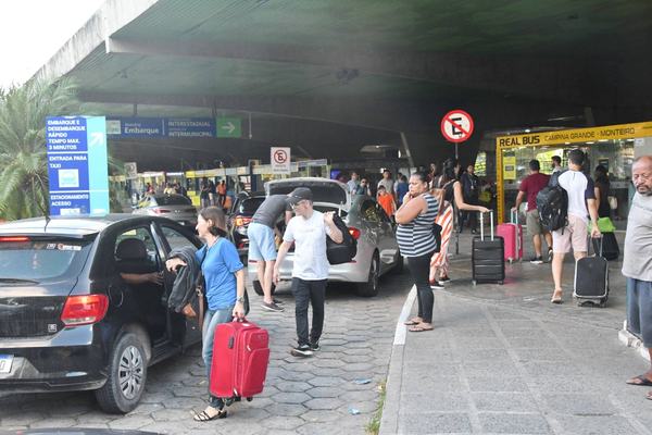 Movimentação é intensa na rodoviária de JP