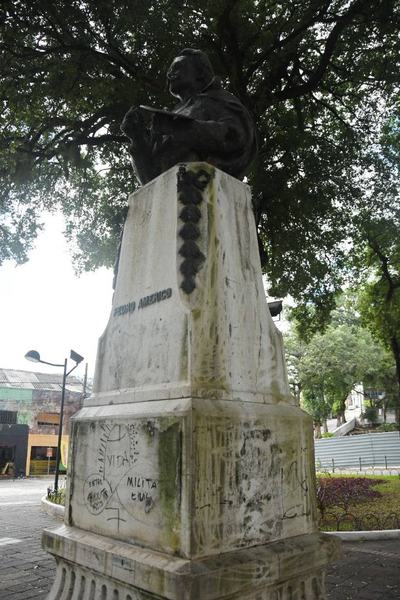 2025-04-28_bustos-depredados_pedro-americo-c-roberto-guedes-37.jpg