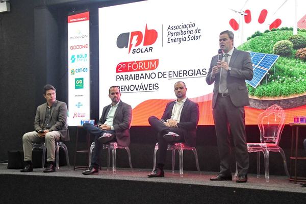 PB deve encerrar 2025 com 10 mil novas usinas solares