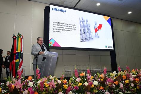 2025-05-29-ii-encontro-de-camaras-municipais-c-leonardo-ariel-12-palestra-joao-azevedo.jpg