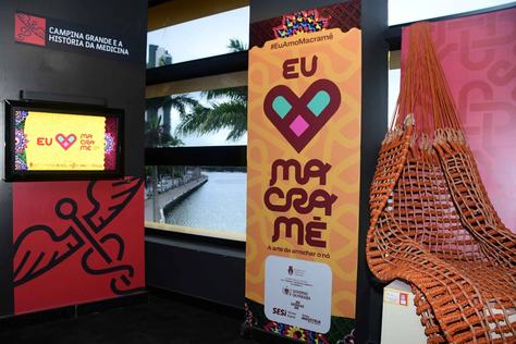 2025-07-14-lancamento-da-exposicao-macrame-a-arte-de-arrochar-o-no-c-julio-cezar-peres-1.jpg