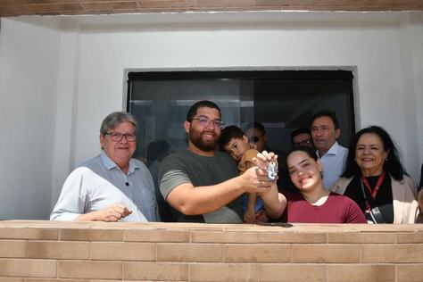 2025-08-13-entrega-residencial-simao-almeida-c-leonardo-ariel-1.jpg