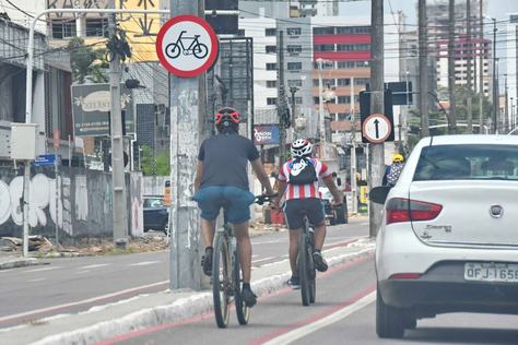 2025-10-20_protesto-ciclistas-c-roberto-guedes-5.jpg