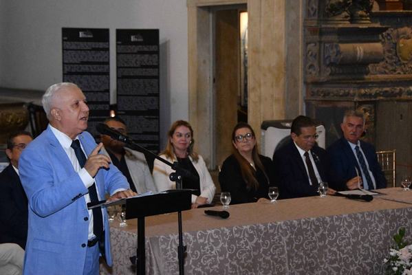 Livro conta a história da Assembleia Legislativa da Paraíba