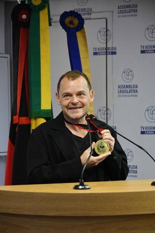 2025-10-22-matheus-nachtergaele-homenagem-da-alpb-c-leonardo-ariel-0.jpg
