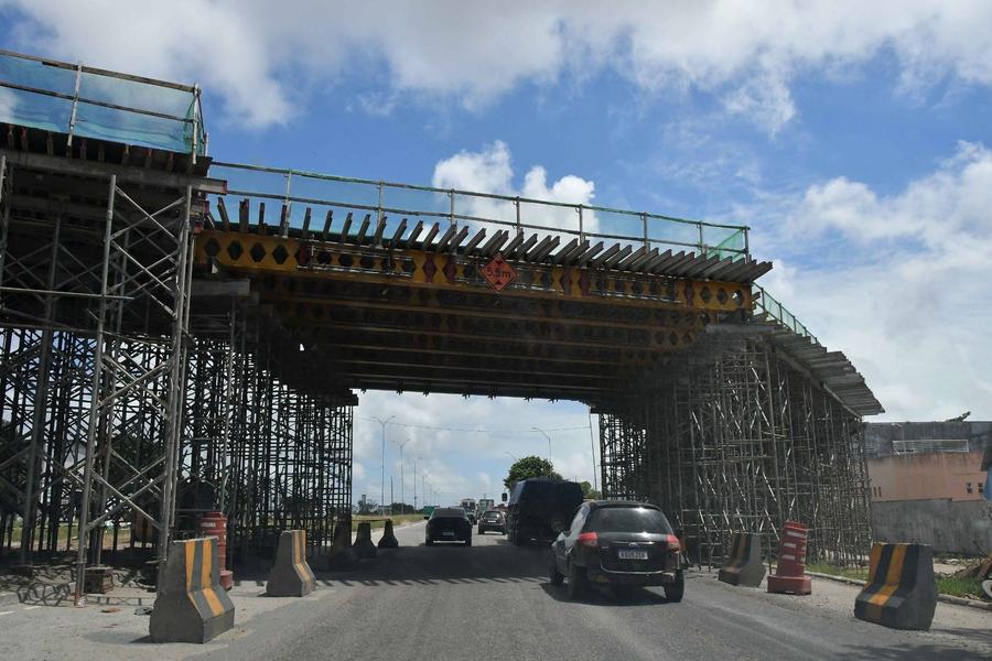 2025-10-27-viaduto-bairro-das-industrias-br-101-c-leonardo-ariel-1.jpg
