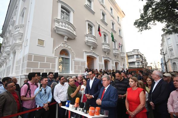 Palácio dos Despachos é inaugurado