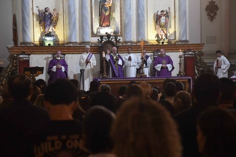 2026-02-18-missa-quarta-feira-de-cinzas-c-joao-pedrosa-11.jpg