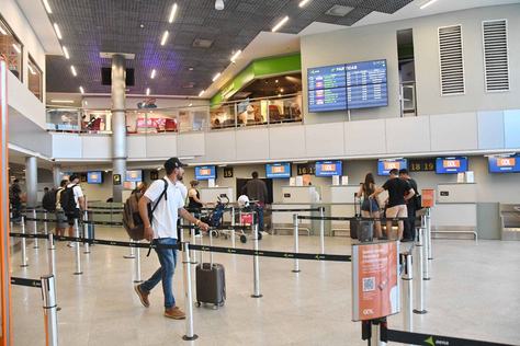 2026-04-27_aumento-passagens-aereas-c-roberto-guedes-9.jpg