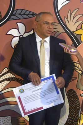 Evilásio Cavalcanti toma posse como novo prefeito de Cabedelo