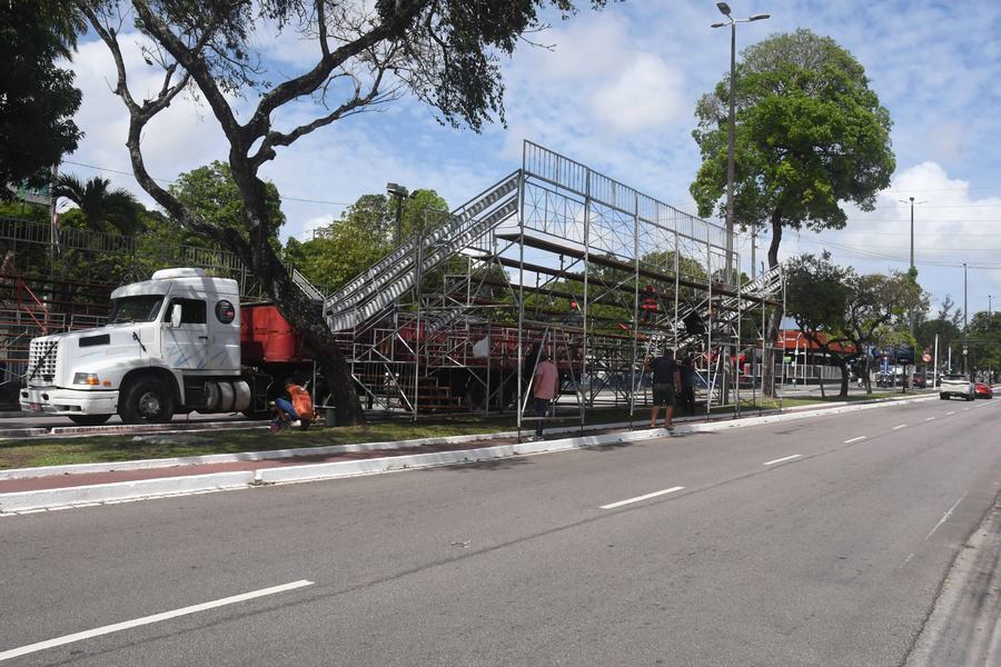 2026.02.10_montagemcarnavalRobertoGuedes5.JPG