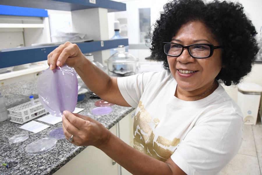 2026.04.01_bioplasticoLabcomUFPB_profaantonialuciaRobertoGuedes92.JPG