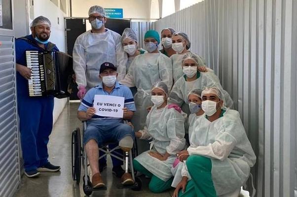 Paciente de 62 anos vence a Covid-19 após quase 20 dias de internação em Patos