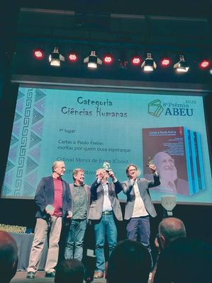 Eduepb e Editora A União - ‘Cartas a Paulo Freire’ vence 8° Prêmio Abeu