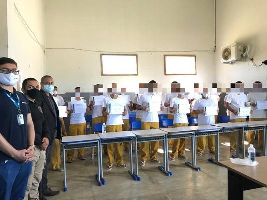 Ressocialização: 21 reeducandos de Cajazeiras aprendem uma profissão e recebem certificados