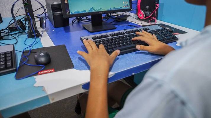 Internet chega a 2,4 mil escolas na PB