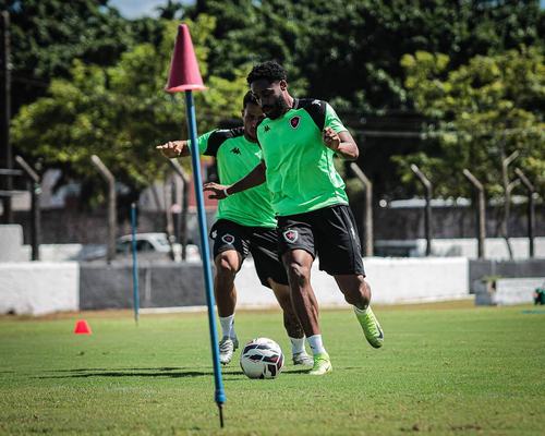 Zagueiro do Belo vê o time em evolução com o novo técnico