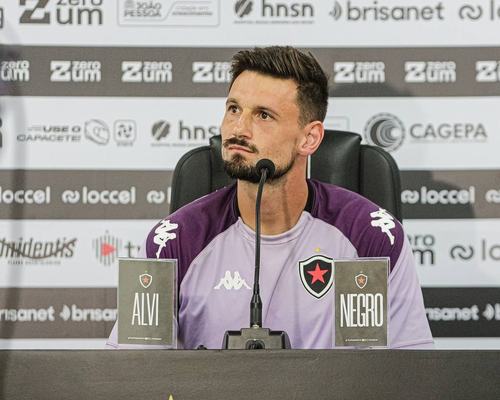 Michael Fracaro destaca cobrança interna