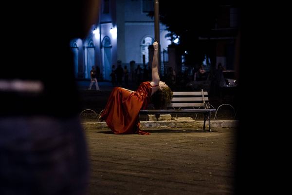 Dança que dialoga com os espaços estrangeiros: Mostra Matriz de Artes Cênicas apresenta o espetáculo ‘Experimento Pina nº 50’