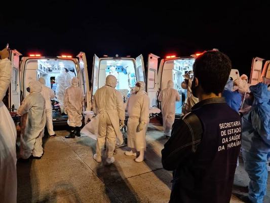 Pacientes de Manaus chegam à Paraíba para tratamento contra a Covid 19