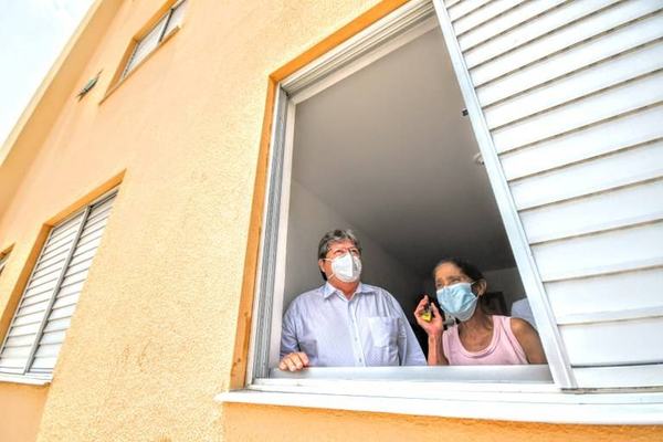 João Azevêdo entrega 128 apartamentos e beneficia mais de 500 pessoas em Bayeux
