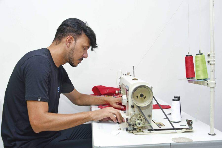 EtialisNascimentocostureirojuliocezarperes.jpg