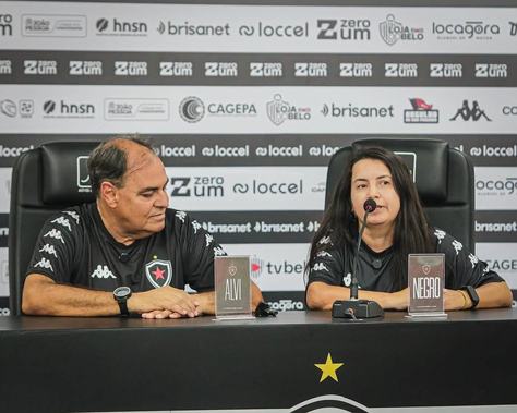 a-treinadora-gleide-costa-e-o-coordenador-da-base-e-do-futebol-feminino-nei-pandolfo.jpg