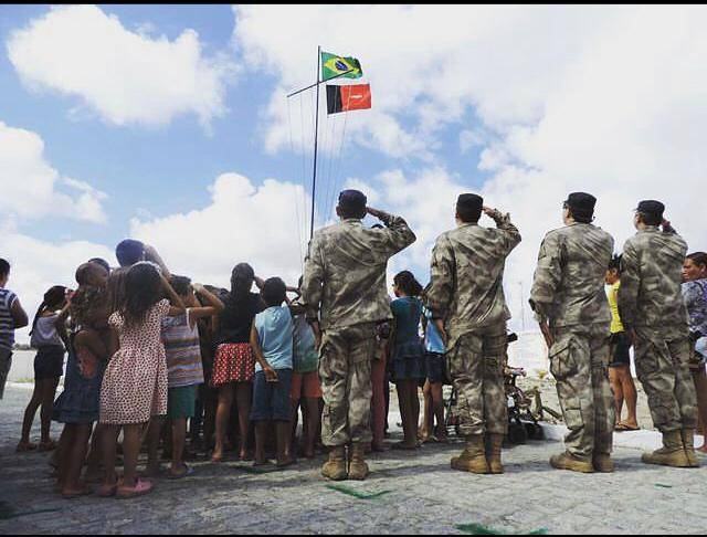 acao-civico-social-foto-assessoria-da-pm2.jpg