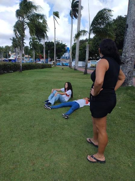 ana-paula-e-a-filha-na-lagoa-1.jpeg