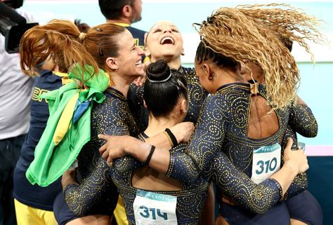atletas-ginastica-c-anna-szilagyi_epa_efe.jpg