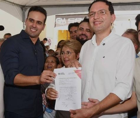 Lucas inaugura escola e autoriza obras