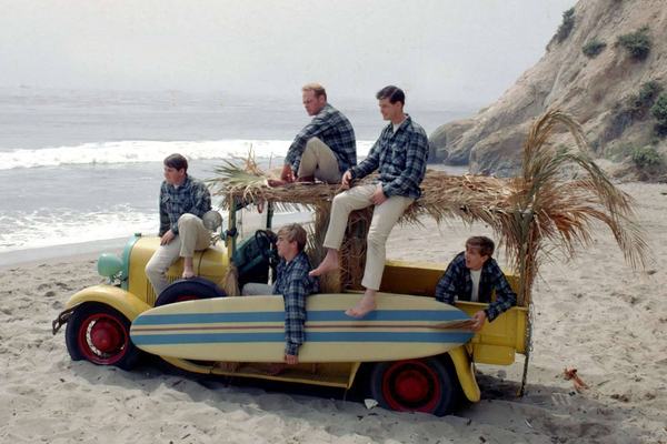 Filme mostra ascensão e queda dos Beach Boys