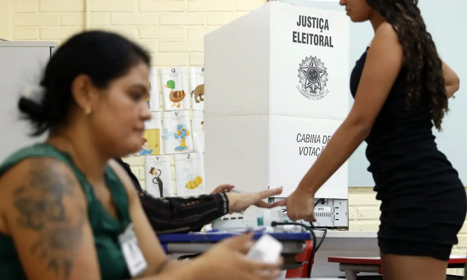 Cota de gênero foi descumprida em 700 municípios do país