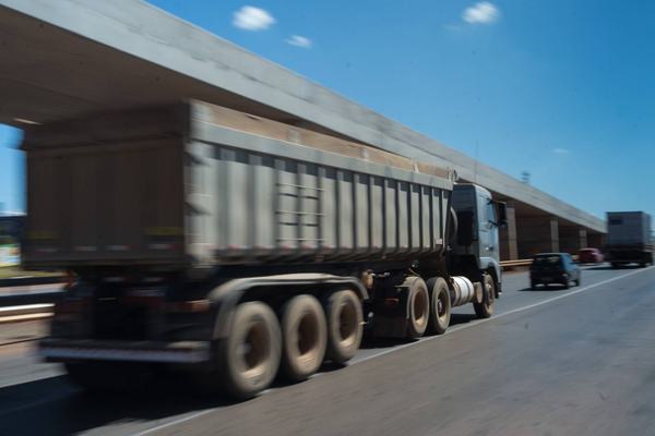Transportadoras de carga se preparam para o Natal