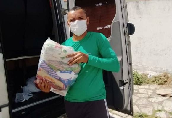 Governo da Paraíba entrega mais cestas básicas para trabalhadores de atividades turísticas