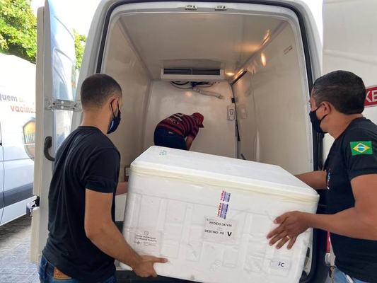 Paraíba distribui mais uma remessa de doses da vacina contra Covid-19 para todos os municípios