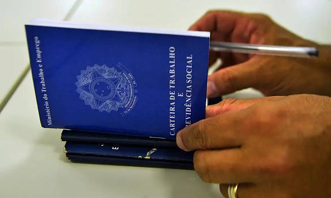 CLT perde espaço para o trabalho autônomo