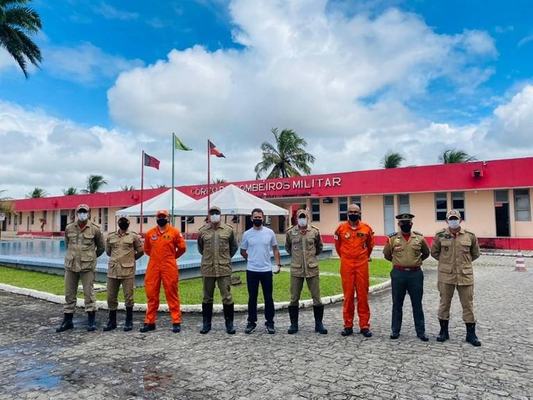 Corpo de Bombeiros recebe pilotos que integrarão serviço de UTI aérea na fase inicial